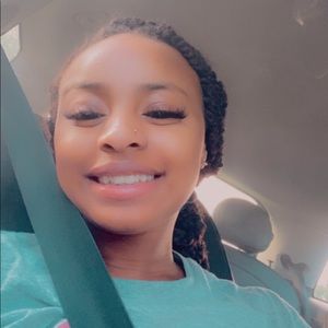 Meet your Posher, Leah